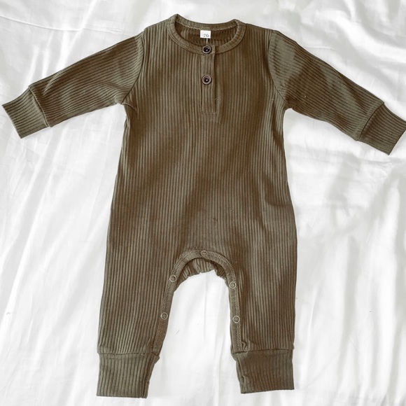 โ๐๐๐๐ฒ + ๐๐๐ฑ๐ฑ๐น๐" ๐๐ฟ๐ฒ๐ฒ๐ป - Picture 1 of 4